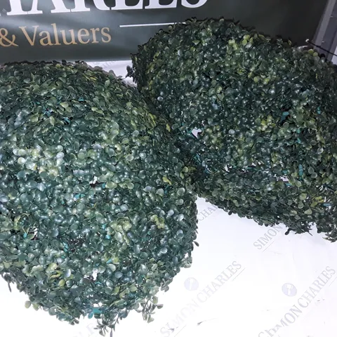 LOT OF 2 DOME SHAPED ARTIFICIAL FOLIAGE