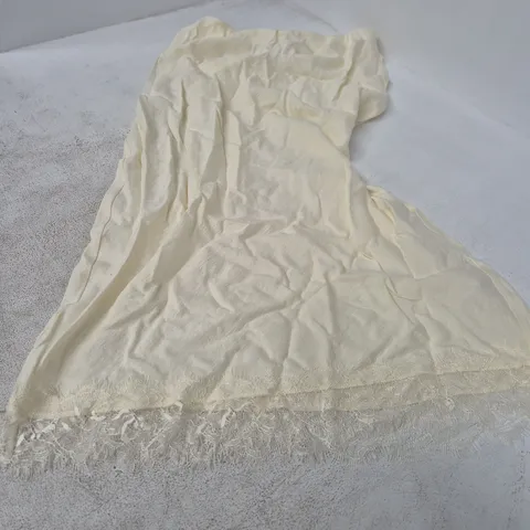 NEW LOOK ST MAYA MONET LACE T LACE TOP – UK 12 (EU 40)