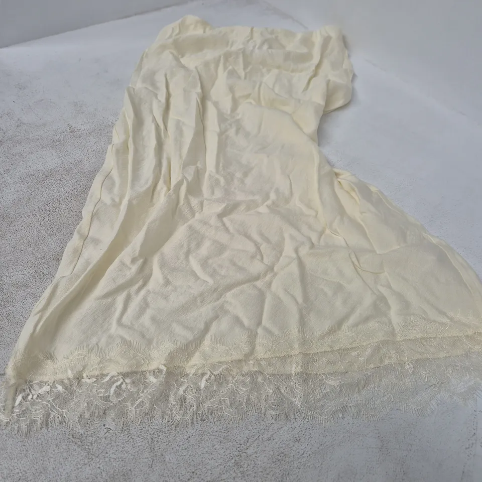 NEW LOOK ST MAYA MONET LACE T LACE TOP – UK 12 (EU 40)